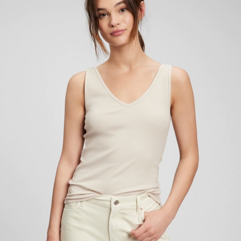 V-Neck Rib Tank Top Gap